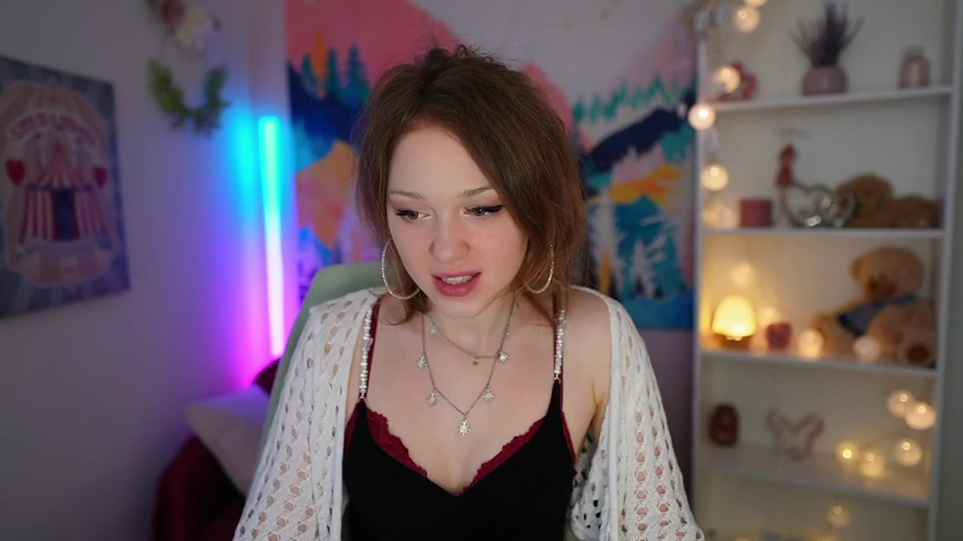 Gallery image thumbnail from Eva_grey18's myfreecams stream on, 06/08/2024, 19:55 image 4 of 20