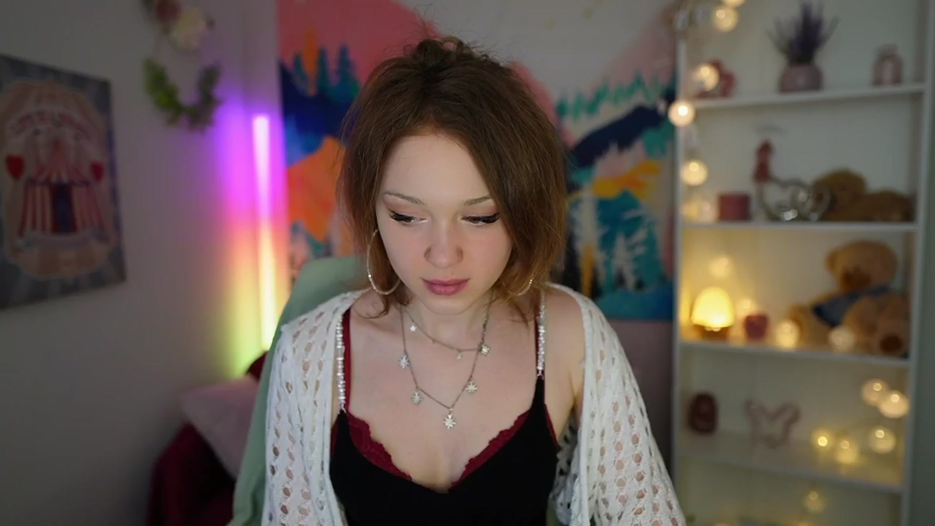 Gallery image thumbnail from Eva_grey18's myfreecams stream on, 06/08/2024, 19:55 image 2 of 20