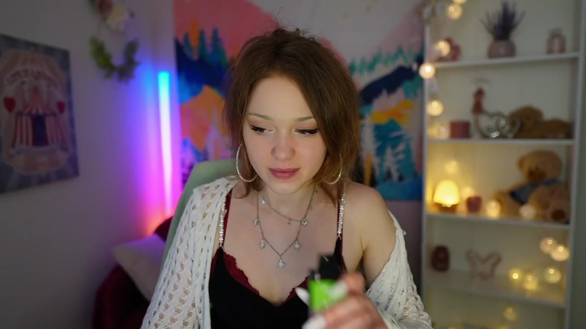 Gallery image thumbnail from Eva_grey18's myfreecams stream on, 06/08/2024, 19:55 image 10 of 20