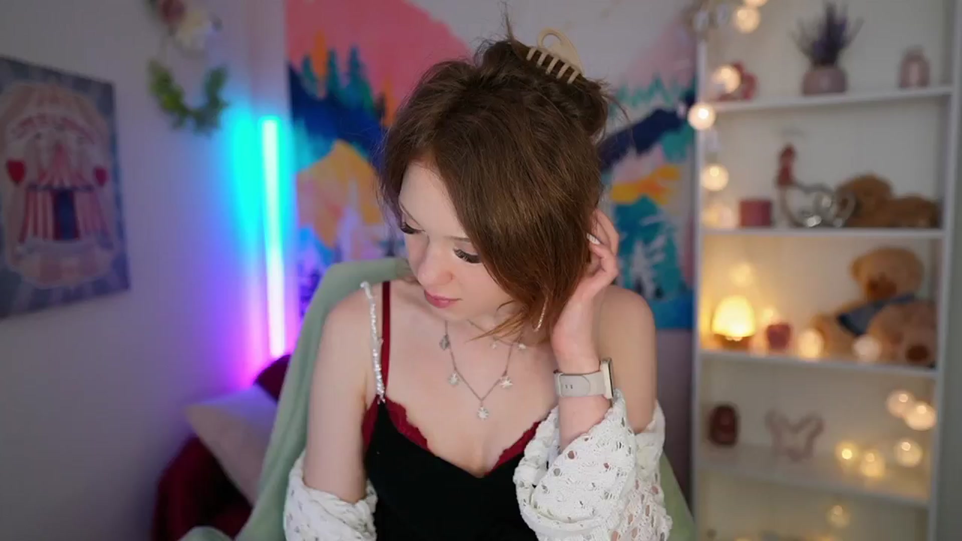 Gallery image thumbnail from Eva_grey18's myfreecams stream on, 06/08/2024, 20:12 image 10 of 20
