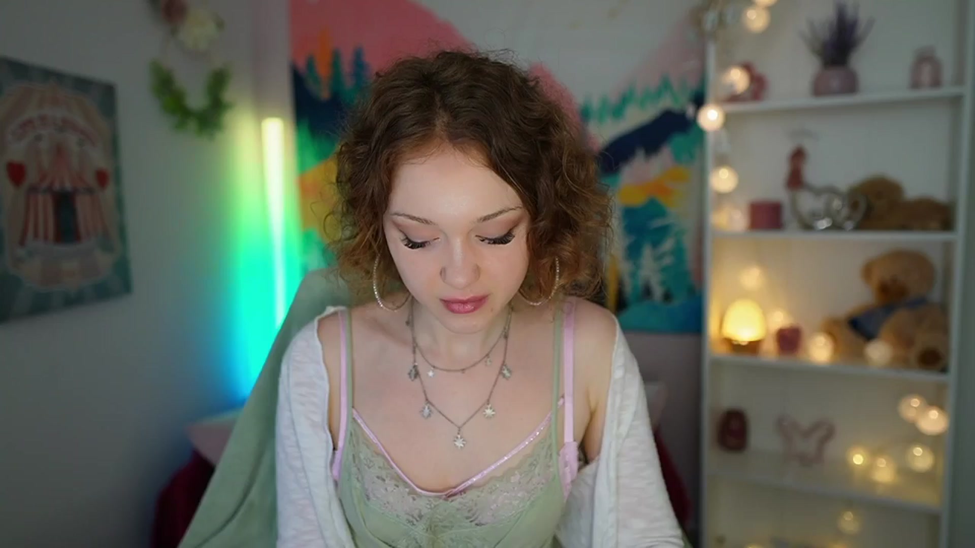 Gallery image thumbnail from Eva_grey18's myfreecams stream on, 06/09/2024, 18:49 image 5 of 20