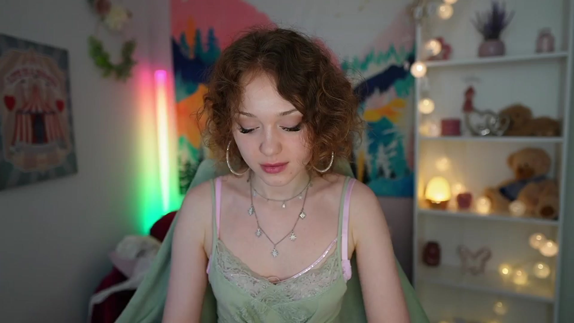 Gallery image thumbnail from Eva_grey18's myfreecams stream on, 06/09/2024, 20:26 image 10 of 20
