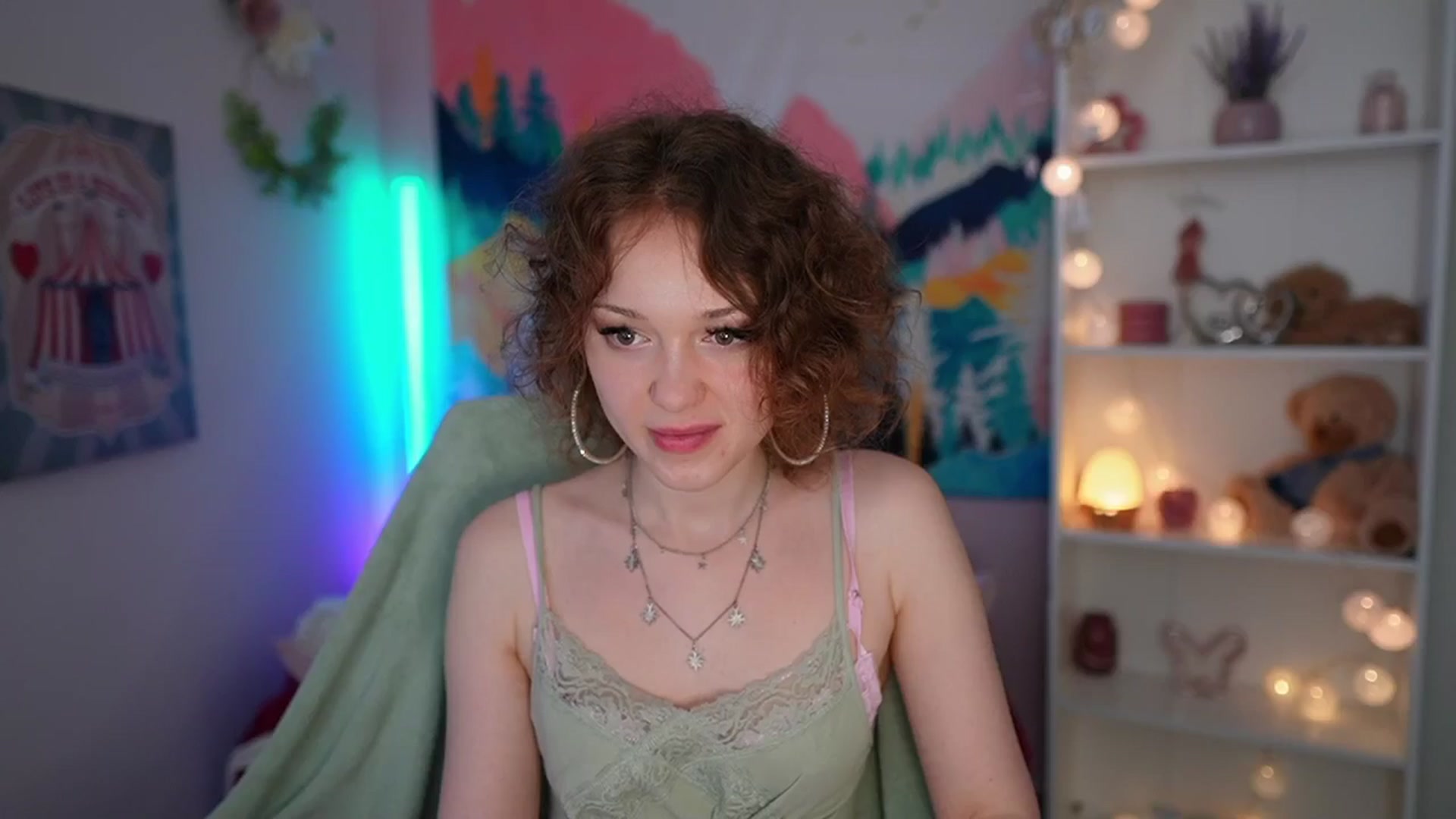 Gallery image thumbnail from Eva_grey18's myfreecams stream on, 06/09/2024, 20:26 image 19 of 20