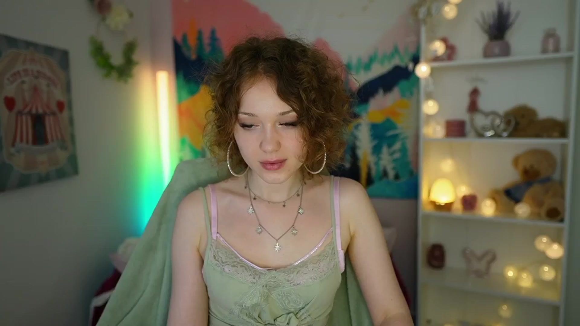 Gallery image thumbnail from Eva_grey18's myfreecams stream on, 06/09/2024, 20:26 image 4 of 20
