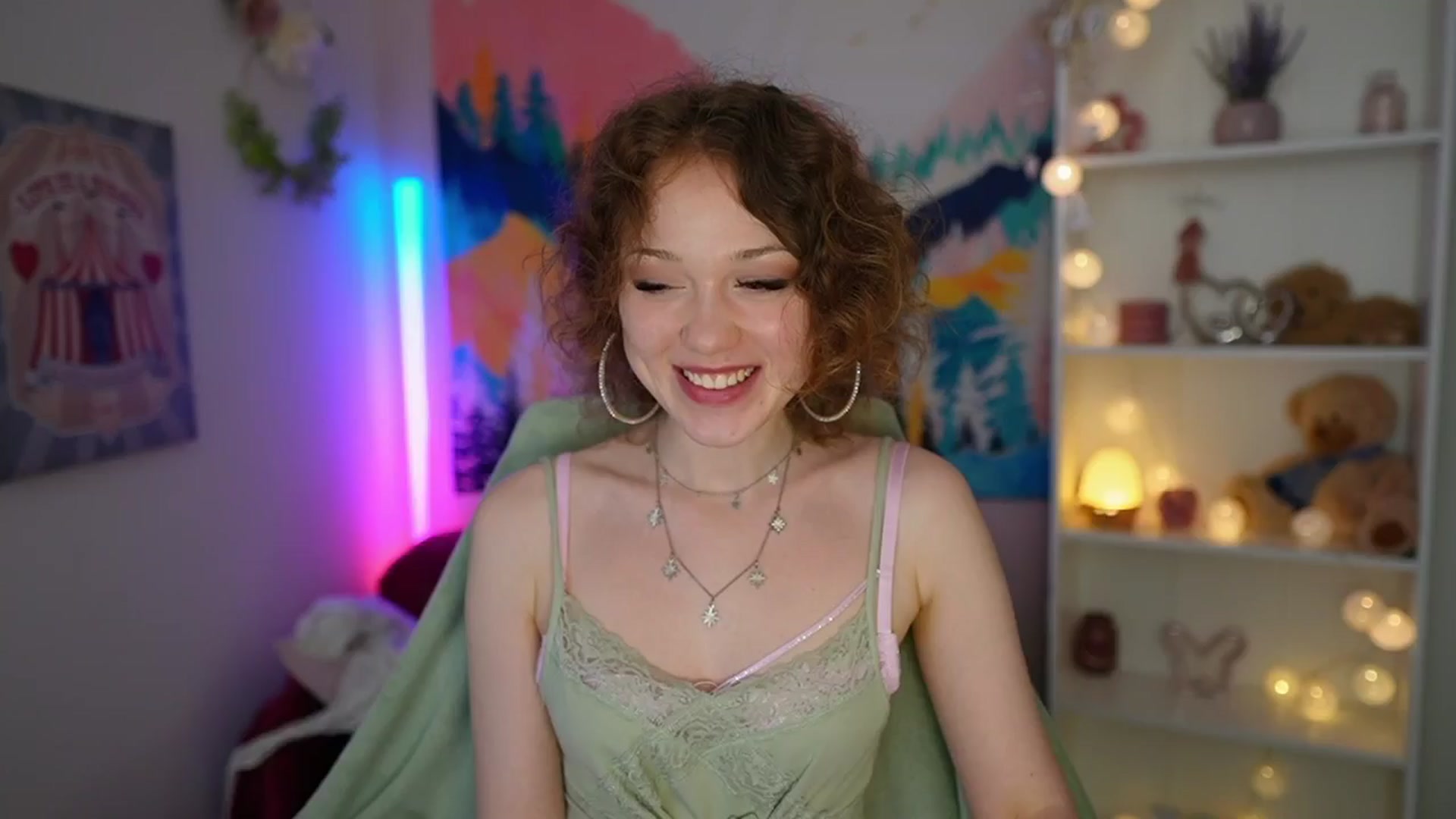 Gallery image thumbnail from Eva_grey18's myfreecams stream on, 06/09/2024, 20:26 image 12 of 20