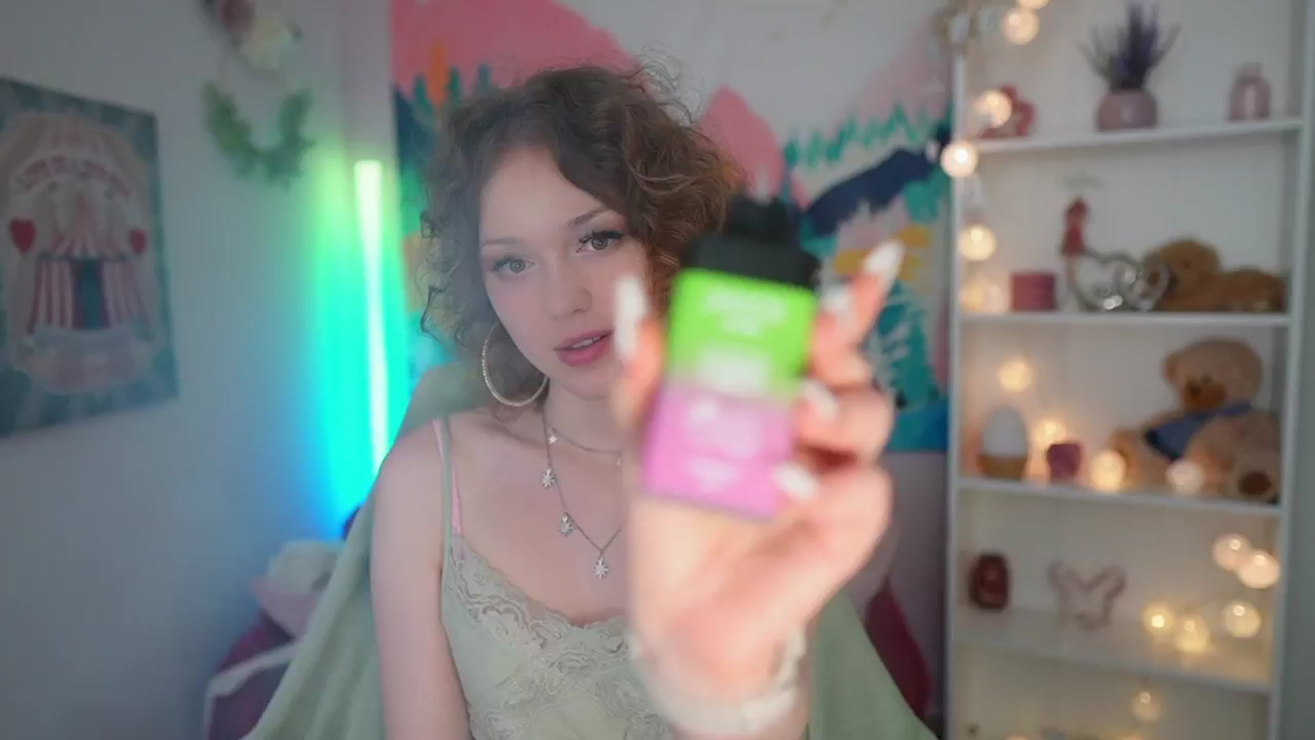 Gallery image thumbnail from Eva_grey18's myfreecams stream on, 06/09/2024, 22:42 image 9 of 20