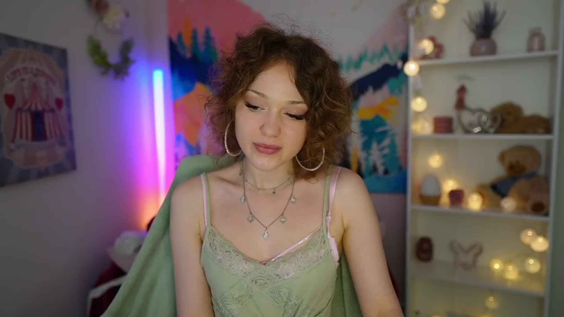 Gallery image thumbnail from Eva_grey18's myfreecams stream on, 06/09/2024, 22:42 image 6 of 20