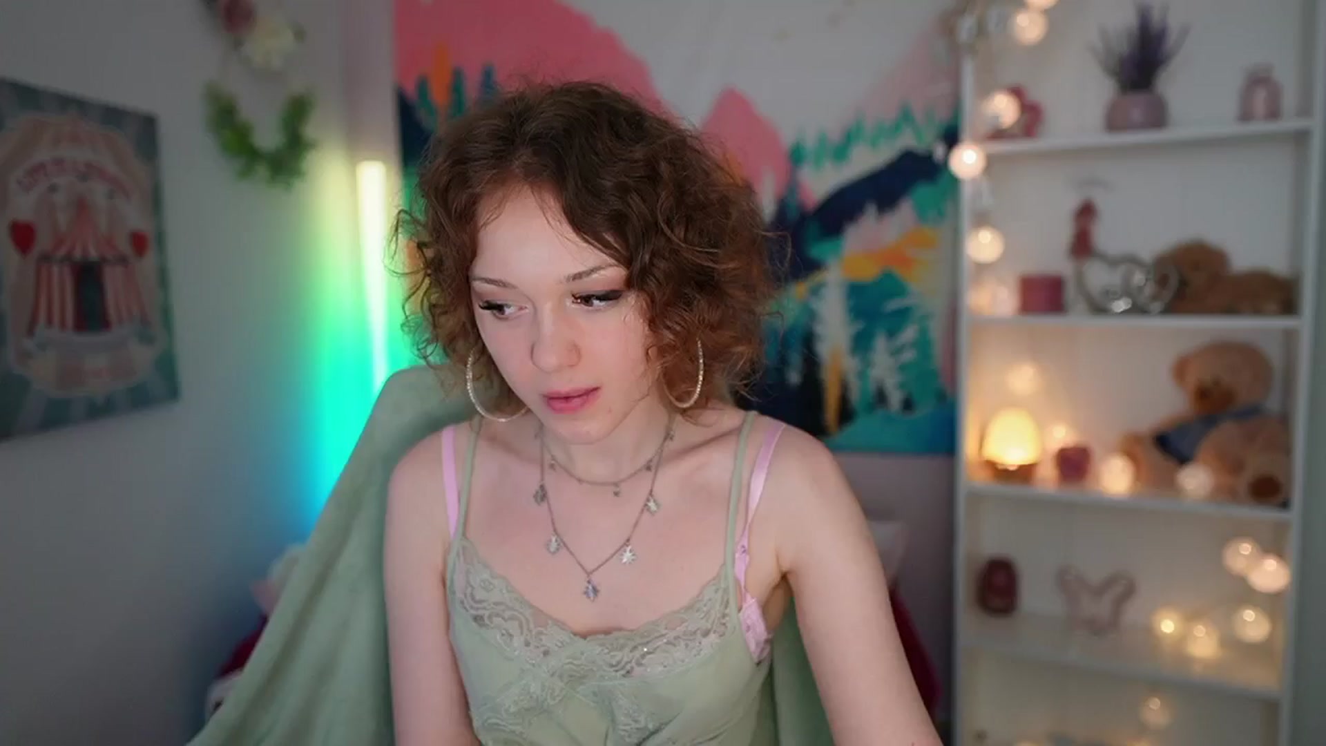 Gallery image thumbnail from Eva_grey18's myfreecams stream on, 06/09/2024, 22:42 image 3 of 20