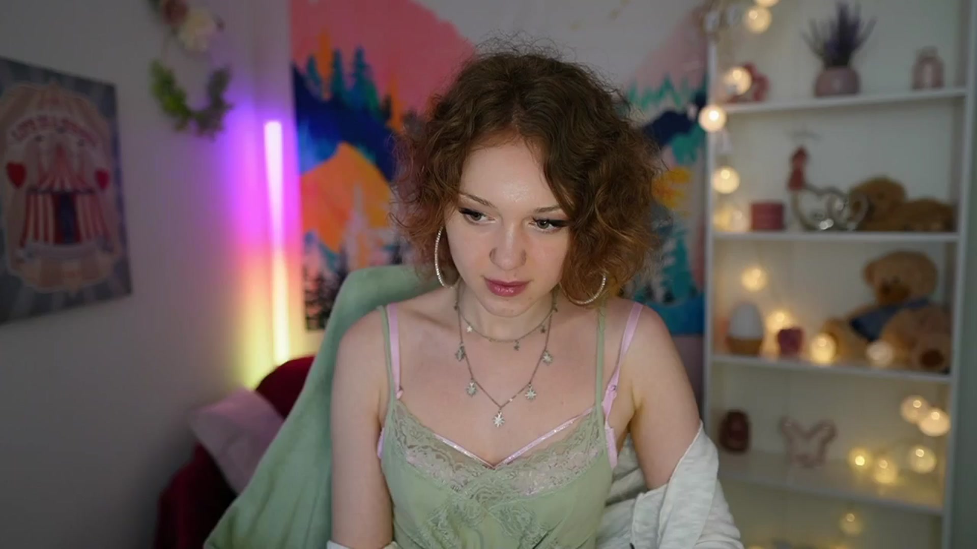 Gallery image thumbnail from Eva_grey18's myfreecams stream on, 06/09/2024, 22:42 image 20 of 20