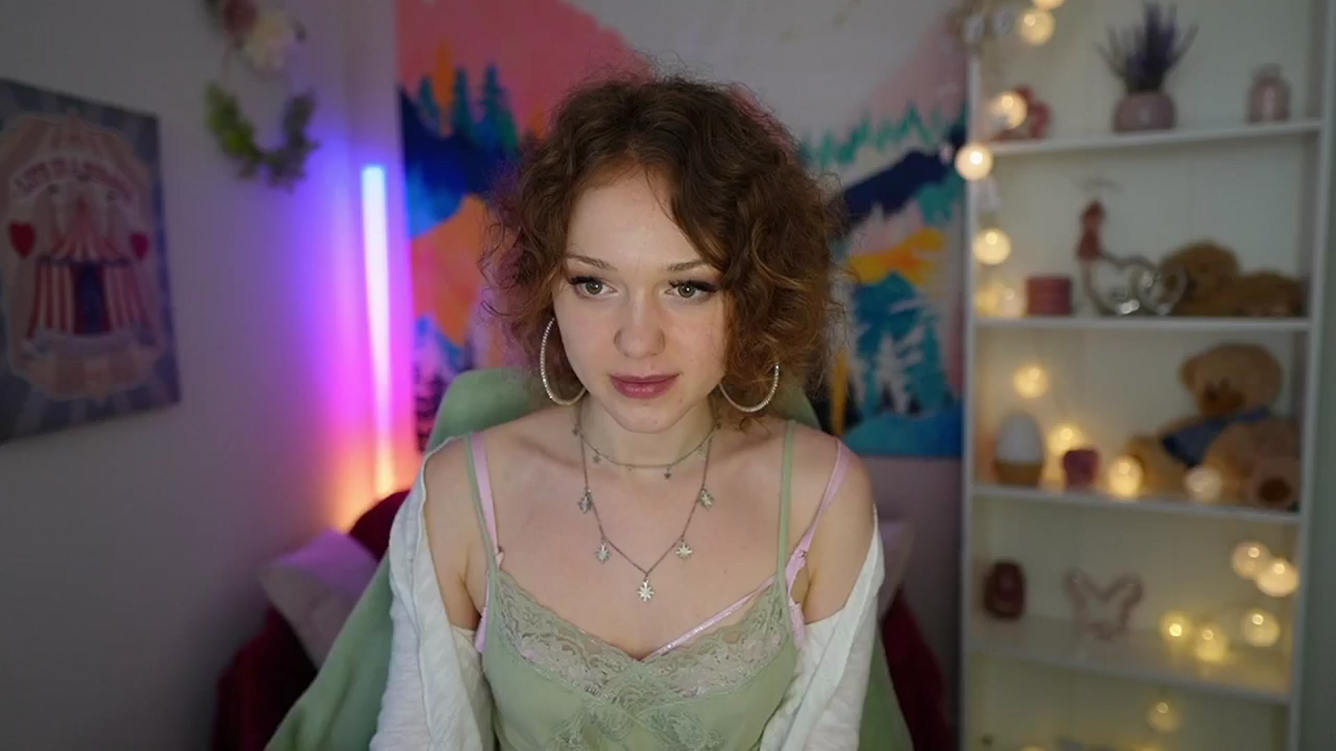 Gallery image thumbnail from Eva_grey18's myfreecams stream on, 06/09/2024, 23:35 image 5 of 20