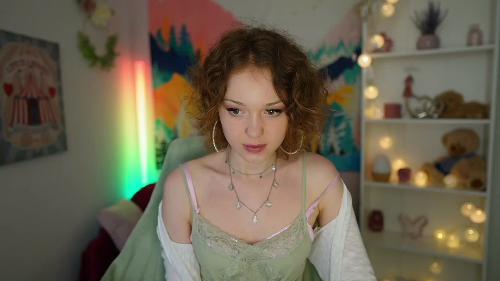 Gallery image thumbnail from Eva_grey18's myfreecams stream on, 06/09/2024, 23:35 image 12 of 20