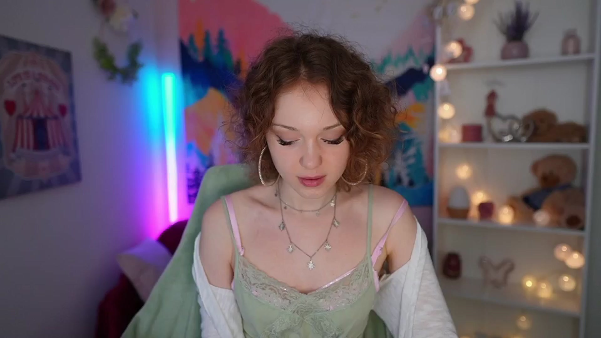 Gallery image thumbnail from Eva_grey18's myfreecams stream on, 06/09/2024, 23:35 image 11 of 20