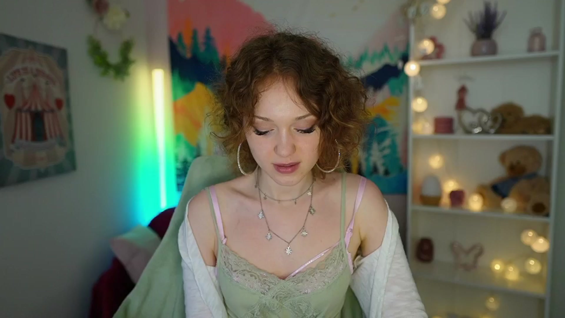 Gallery image thumbnail from Eva_grey18's myfreecams stream on, 06/09/2024, 23:35 image 8 of 20