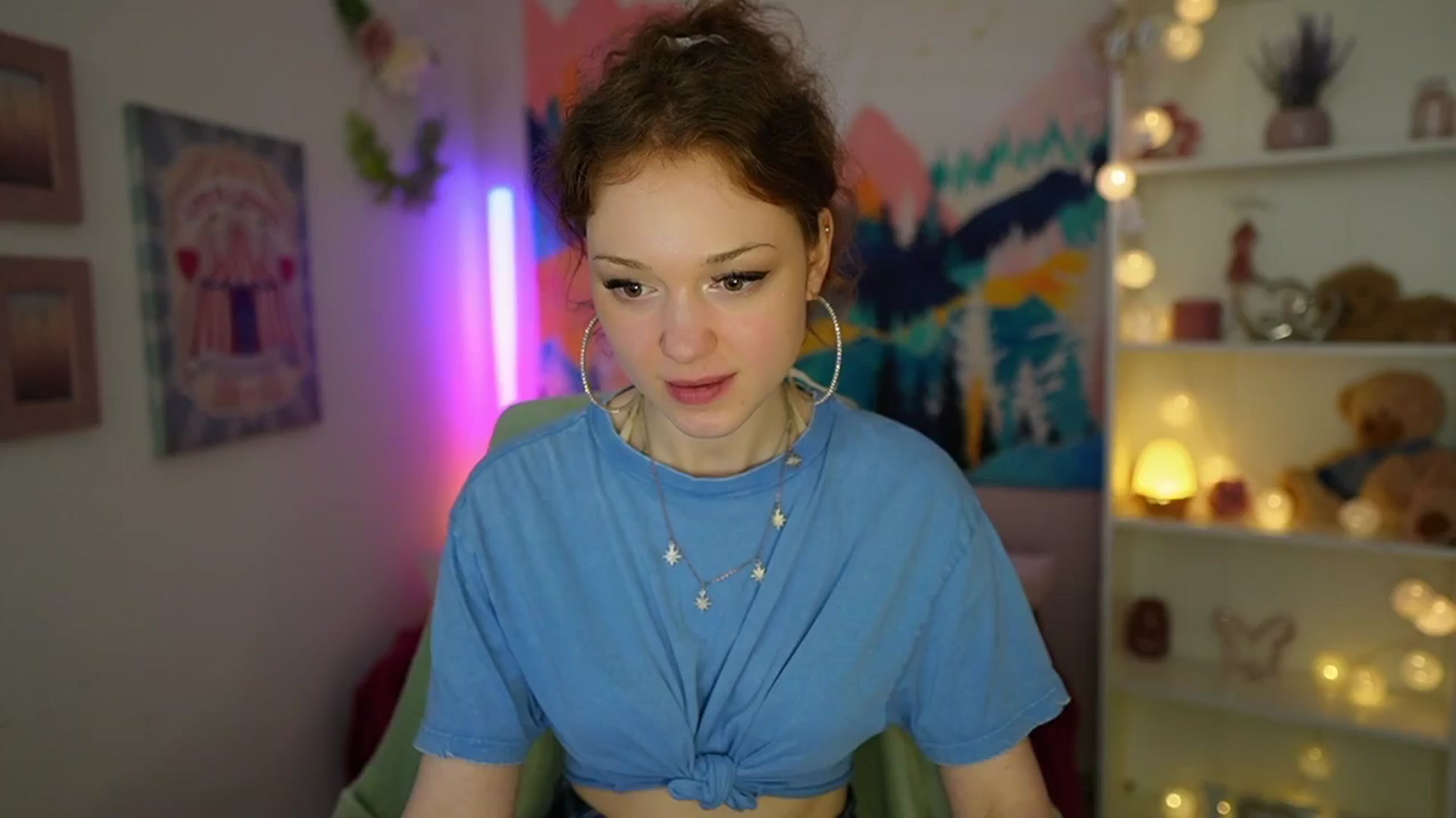 Gallery image thumbnail from Eva_grey18's myfreecams stream on, 06/10/2024, 22:55 image 5 of 20