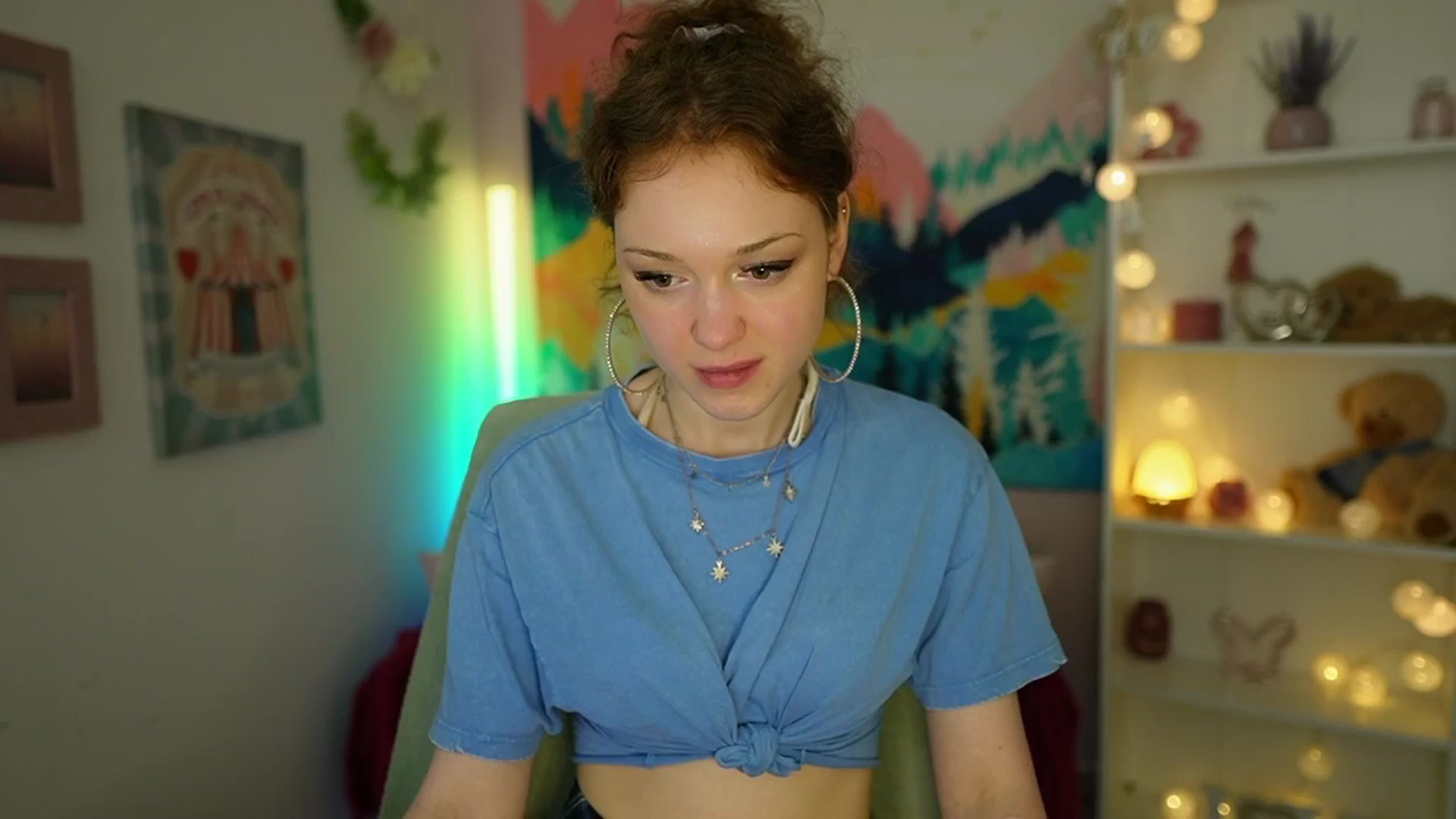 Gallery image thumbnail from Eva_grey18's myfreecams stream on, 06/10/2024, 22:55 image 9 of 20