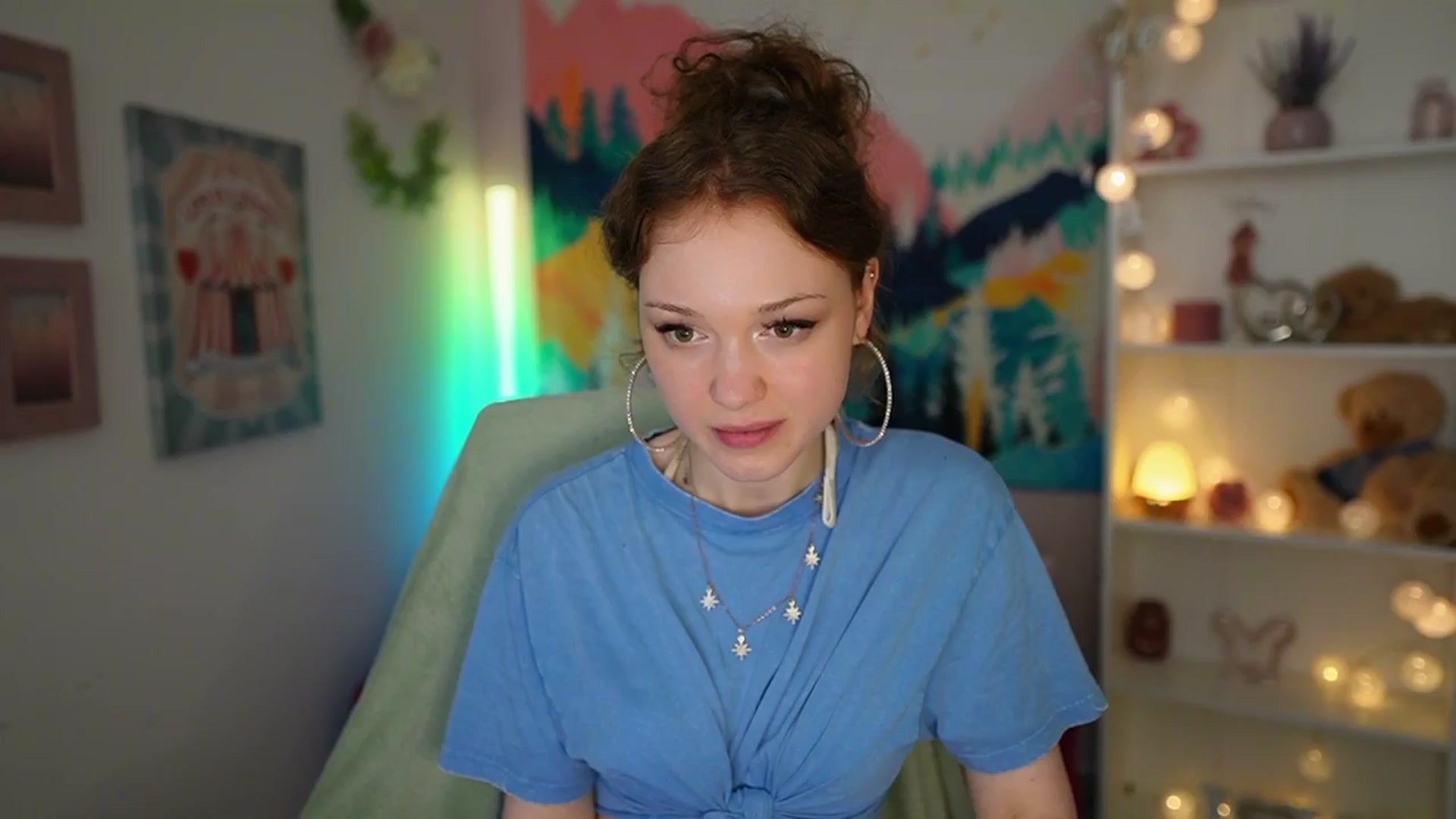 Gallery image thumbnail from Eva_grey18's myfreecams stream on, 06/10/2024, 22:55 image 16 of 20