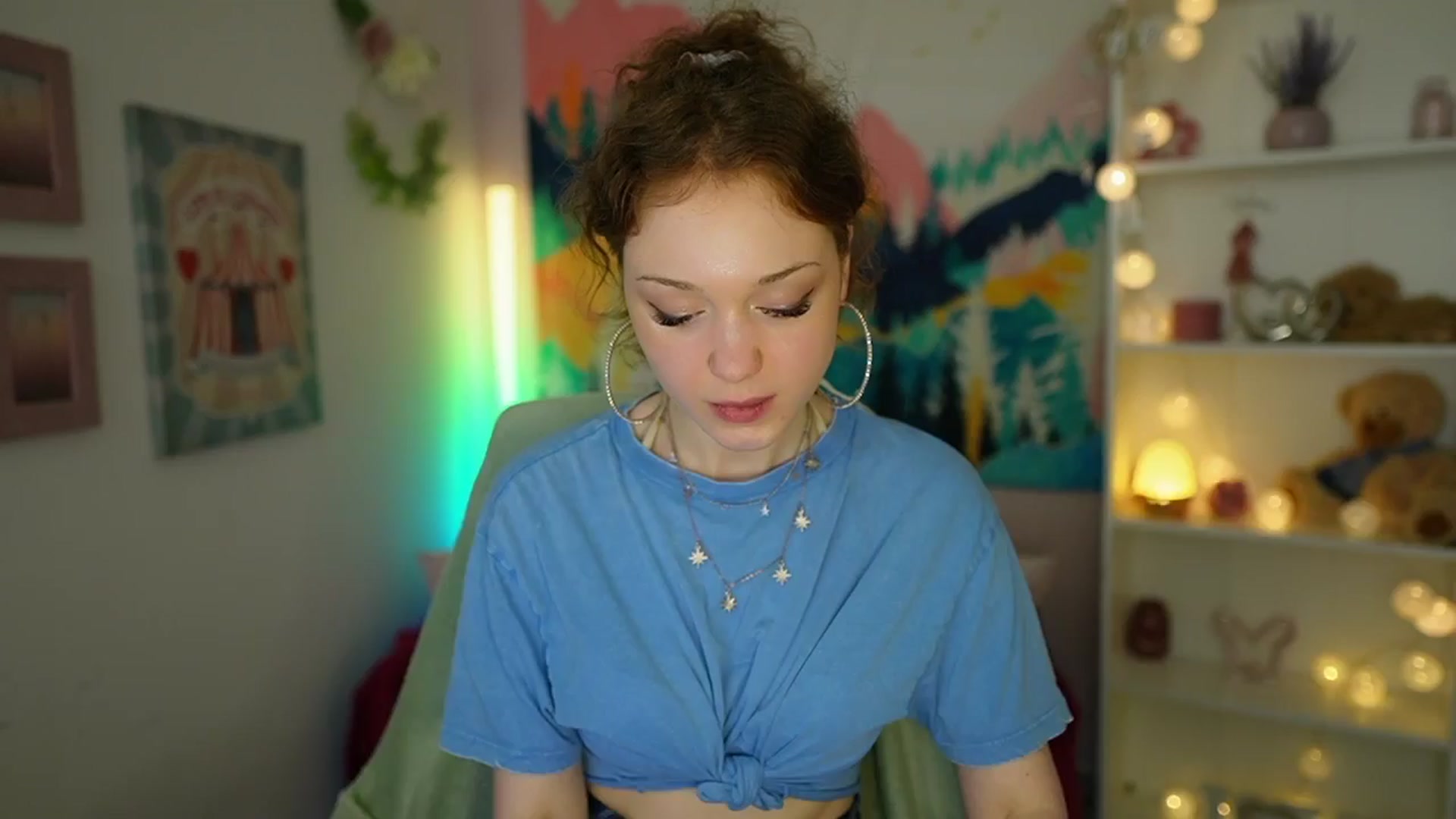 Gallery image thumbnail from Eva_grey18's myfreecams stream on, 06/10/2024, 22:55 image 6 of 20