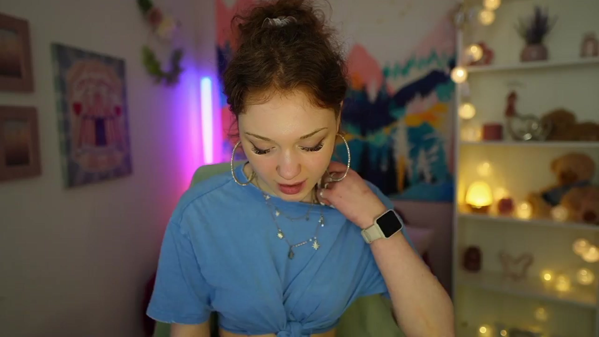 Gallery image thumbnail from Eva_grey18's myfreecams stream on, 06/10/2024, 22:55 image 8 of 20