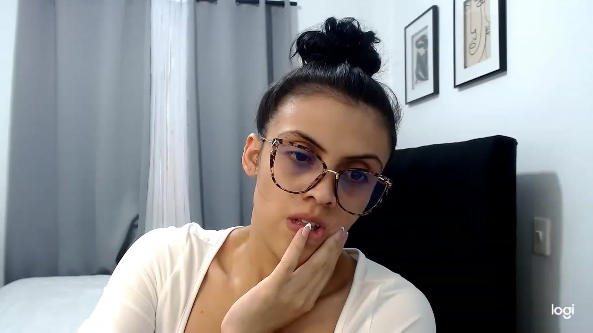 Gallery image thumbnail from Eva_hayek's myfreecams stream on, 02/28/2023, 17:14 image 6 of 20