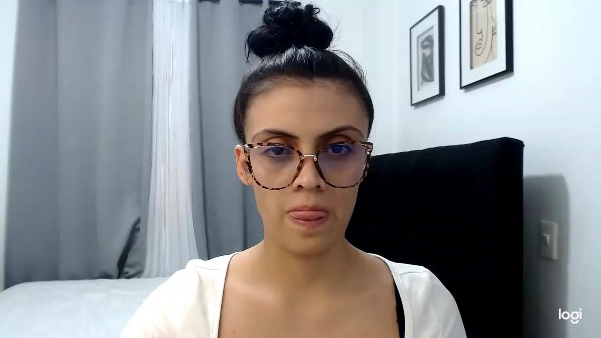 Gallery image thumbnail from Eva_hayek's myfreecams stream on, 02/28/2023, 17:14 image 5 of 20