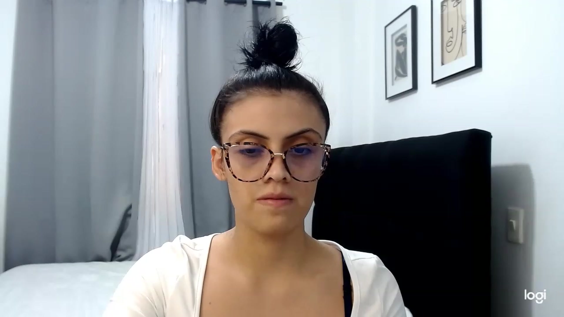 Gallery image thumbnail from Eva_hayek's myfreecams stream on, 02/28/2023, 17:14 image 9 of 20