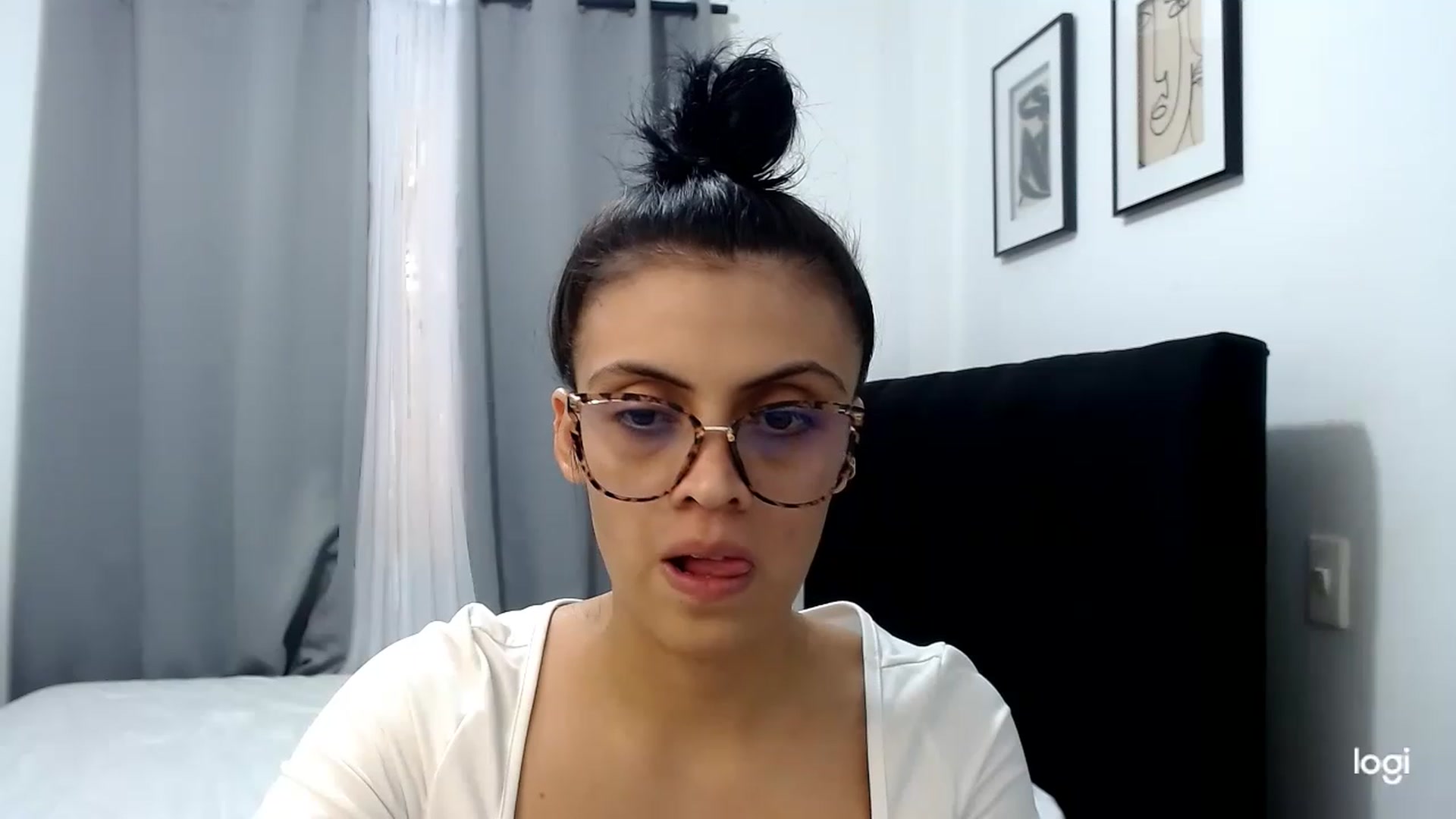 Gallery image thumbnail from Eva_hayek's myfreecams stream on, 02/28/2023, 17:14 image 11 of 20