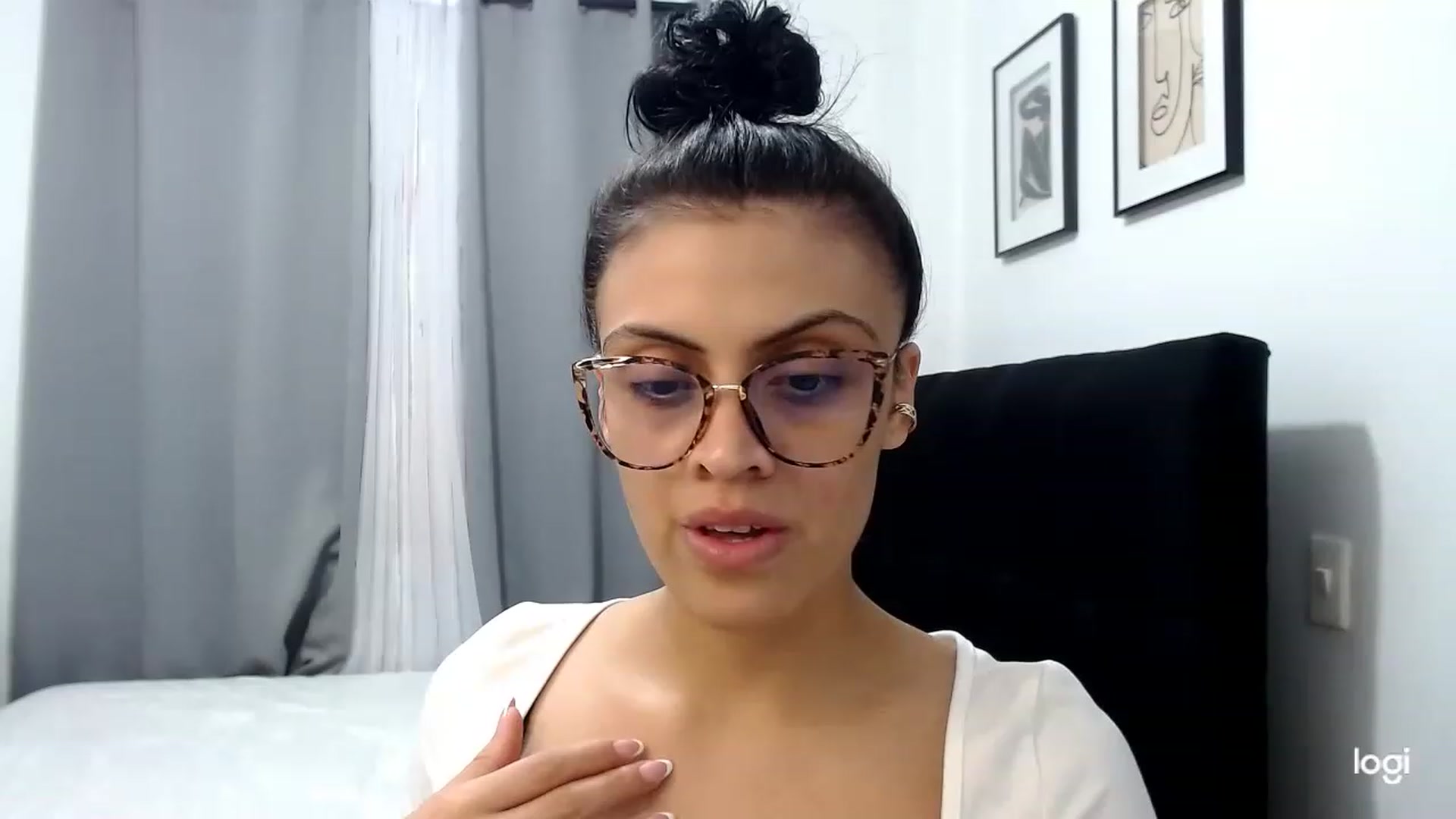 Gallery image thumbnail from Eva_hayek's myfreecams stream on, 02/28/2023, 17:14 image 4 of 20