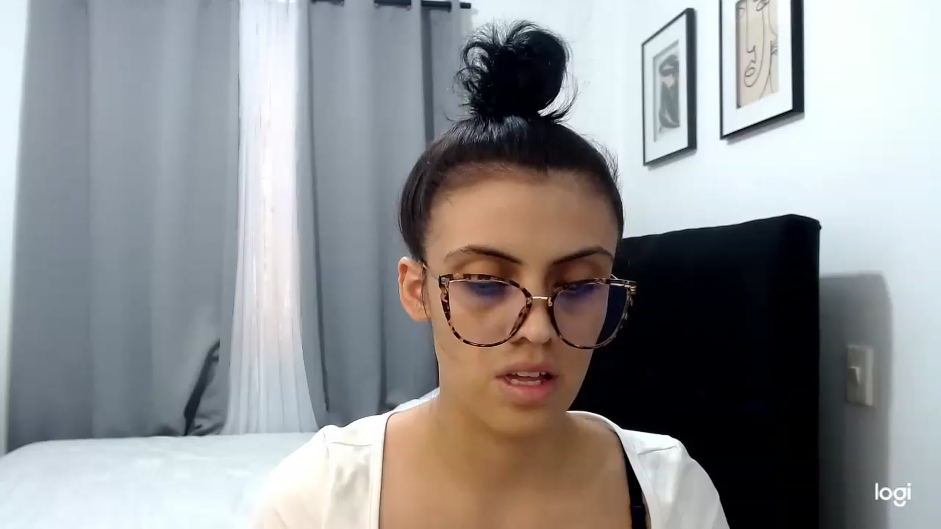 Gallery image thumbnail from Eva_hayek's myfreecams stream on, 02/28/2023, 17:14 image 14 of 20