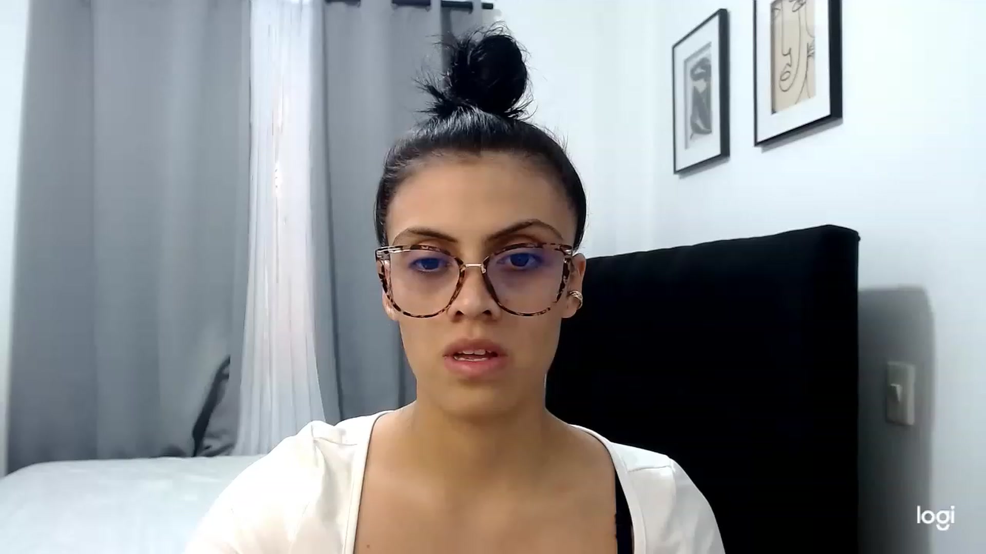 Gallery image thumbnail from Eva_hayek's myfreecams stream on, 02/28/2023, 17:14 image 10 of 20