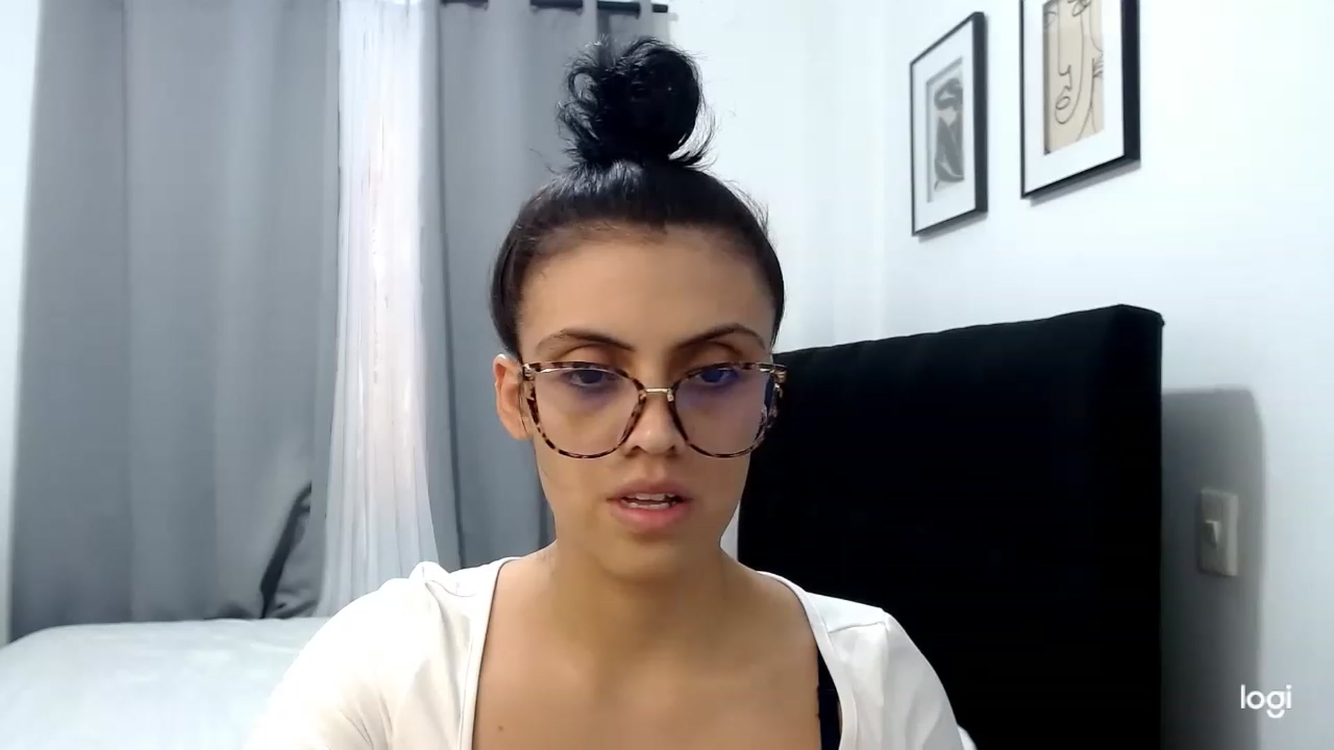 Gallery image thumbnail from Eva_hayek's myfreecams stream on, 02/28/2023, 17:14 image 13 of 20
