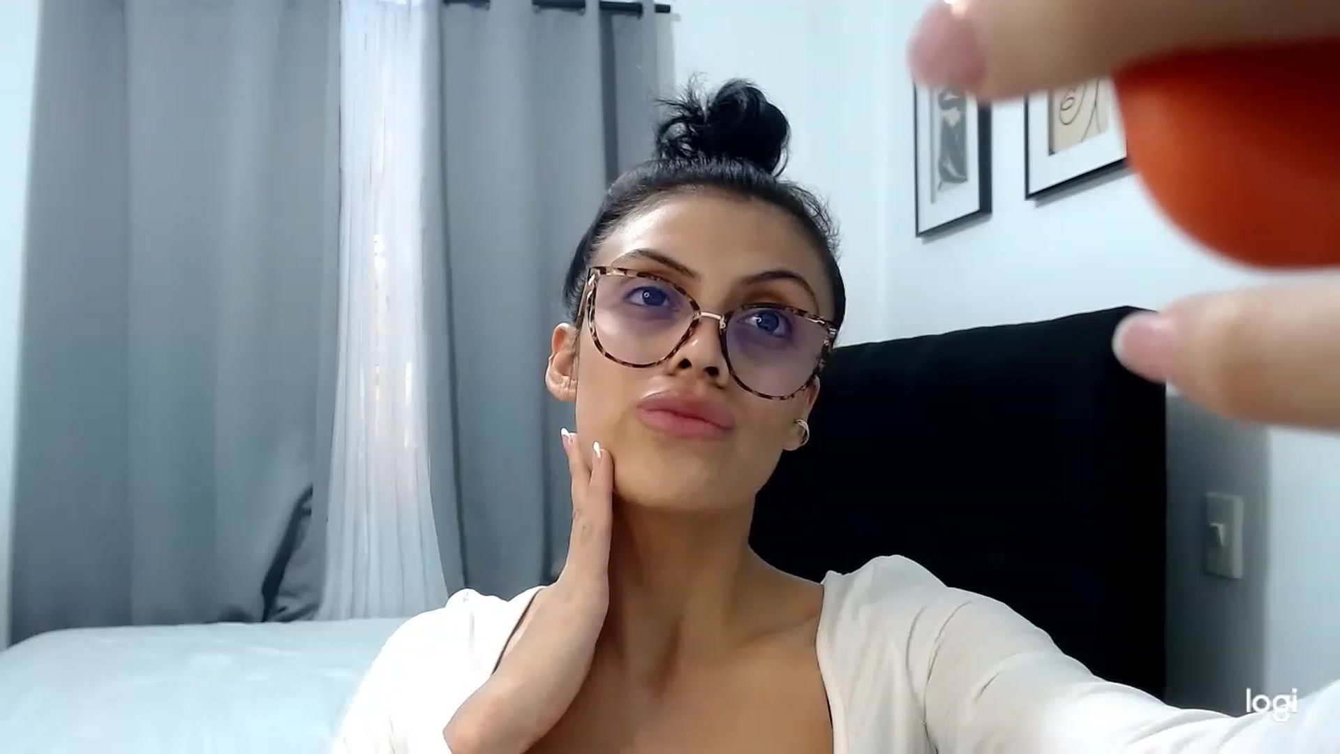 Gallery image thumbnail from Eva_hayek's myfreecams stream on, 02/28/2023, 17:14 image 15 of 20