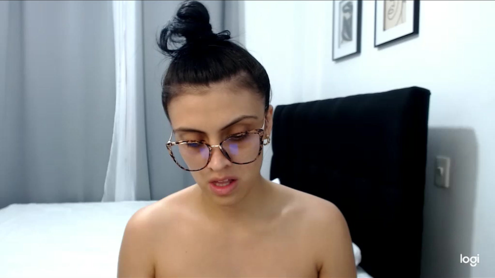 Gallery image thumbnail from Eva_hayek's myfreecams stream on, 03/02/2023, 15:18 image 12 of 20