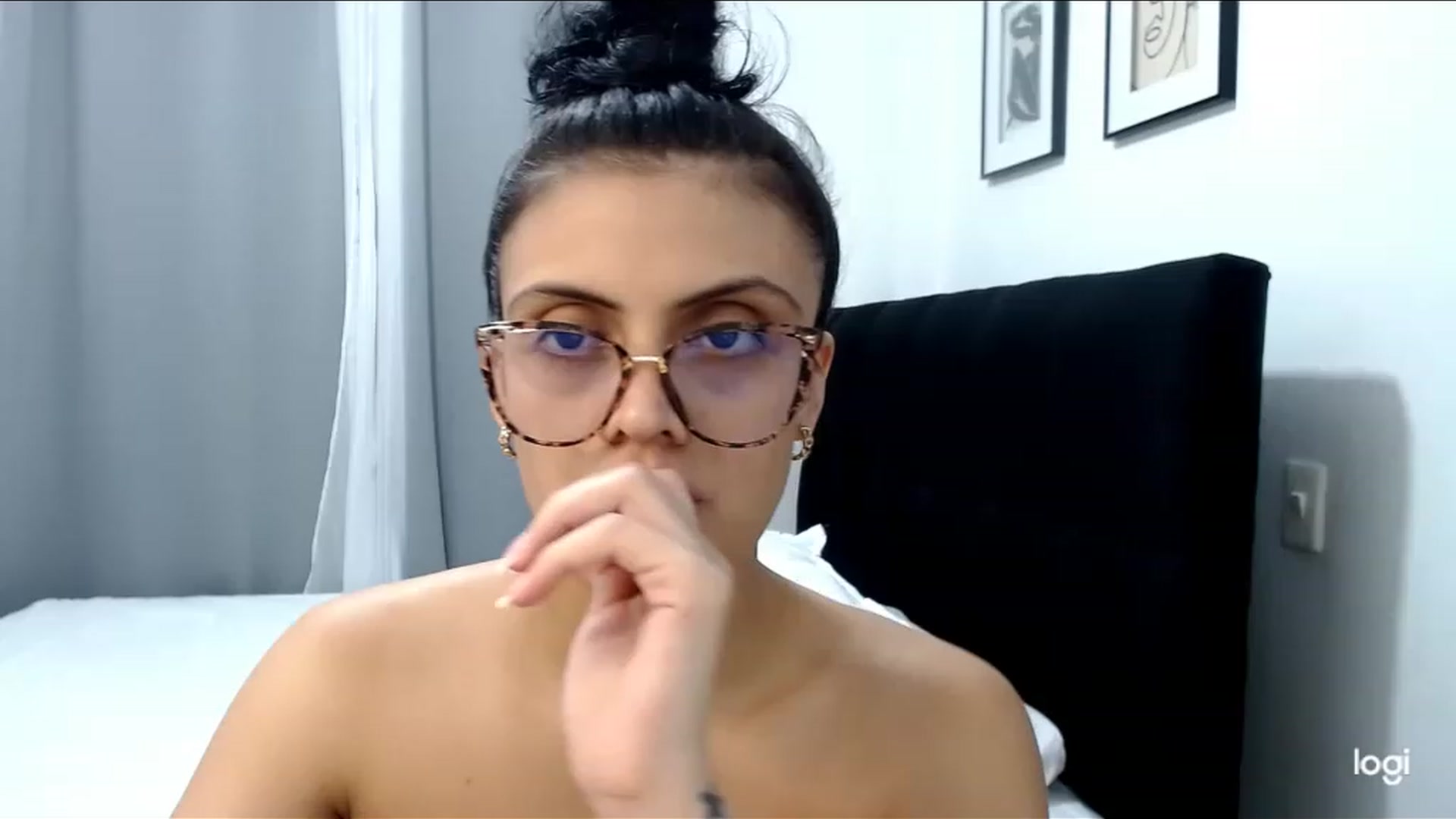 Gallery image thumbnail from Eva_hayek's myfreecams stream on, 03/02/2023, 16:10 image 13 of 20