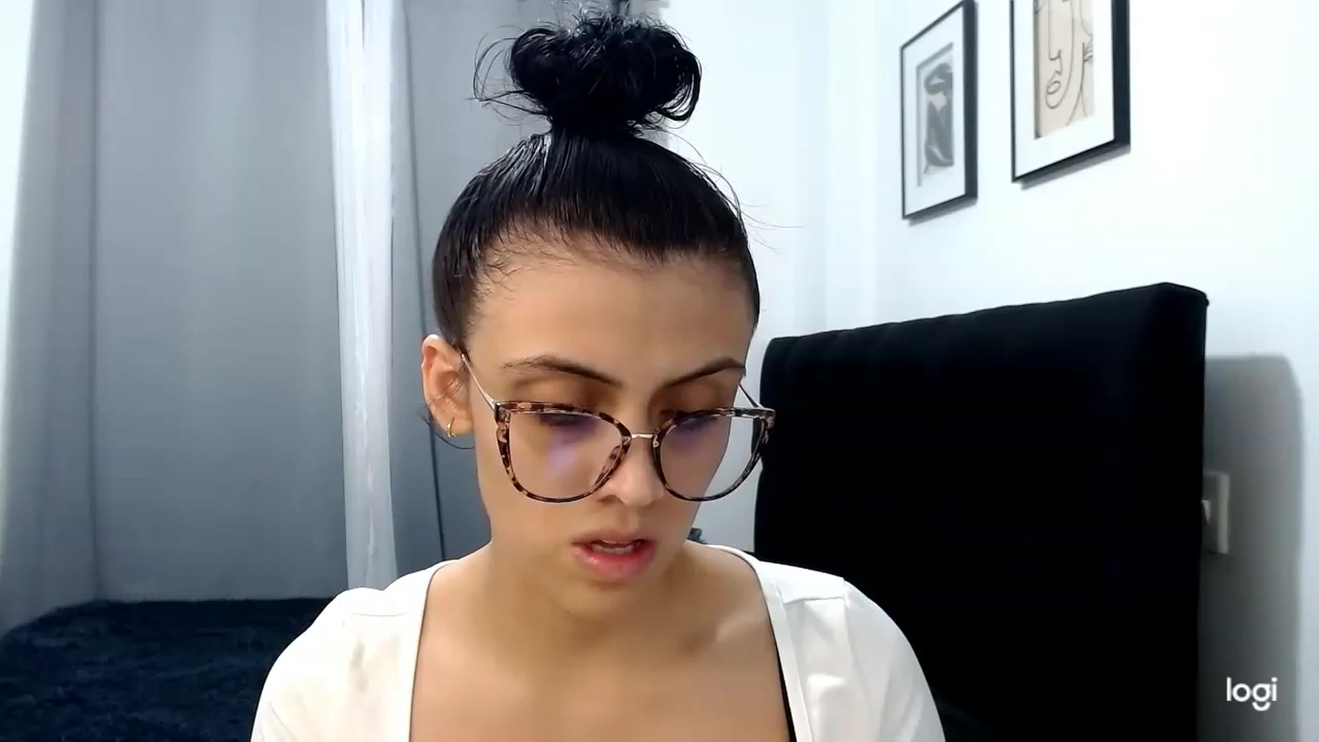 Gallery image thumbnail from Eva_hayek's myfreecams stream on, 03/06/2023, 16:29 image 7 of 20