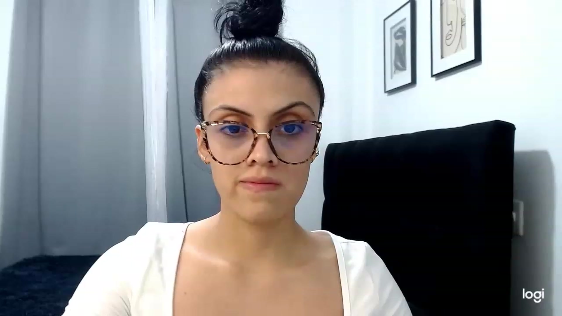 Gallery image thumbnail from Eva_hayek's myfreecams stream on, 03/06/2023, 16:29 image 15 of 20