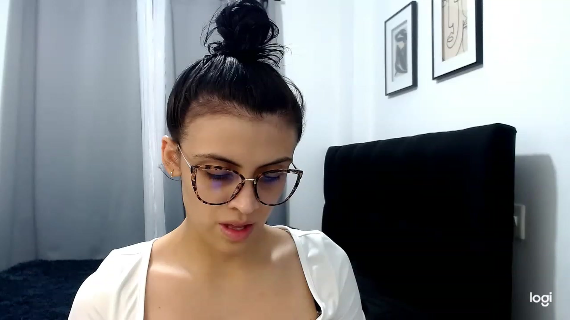 Gallery image thumbnail from Eva_hayek's myfreecams stream on, 03/06/2023, 16:29 image 2 of 20