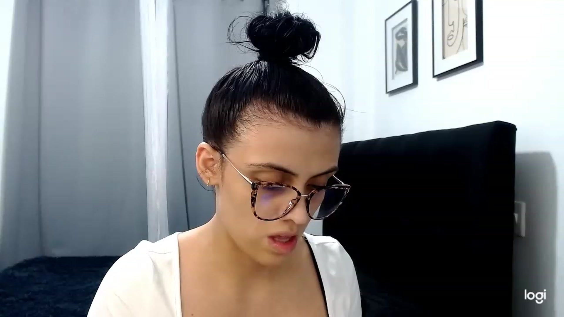 Gallery image thumbnail from Eva_hayek's myfreecams stream on, 03/06/2023, 16:29 image 6 of 20