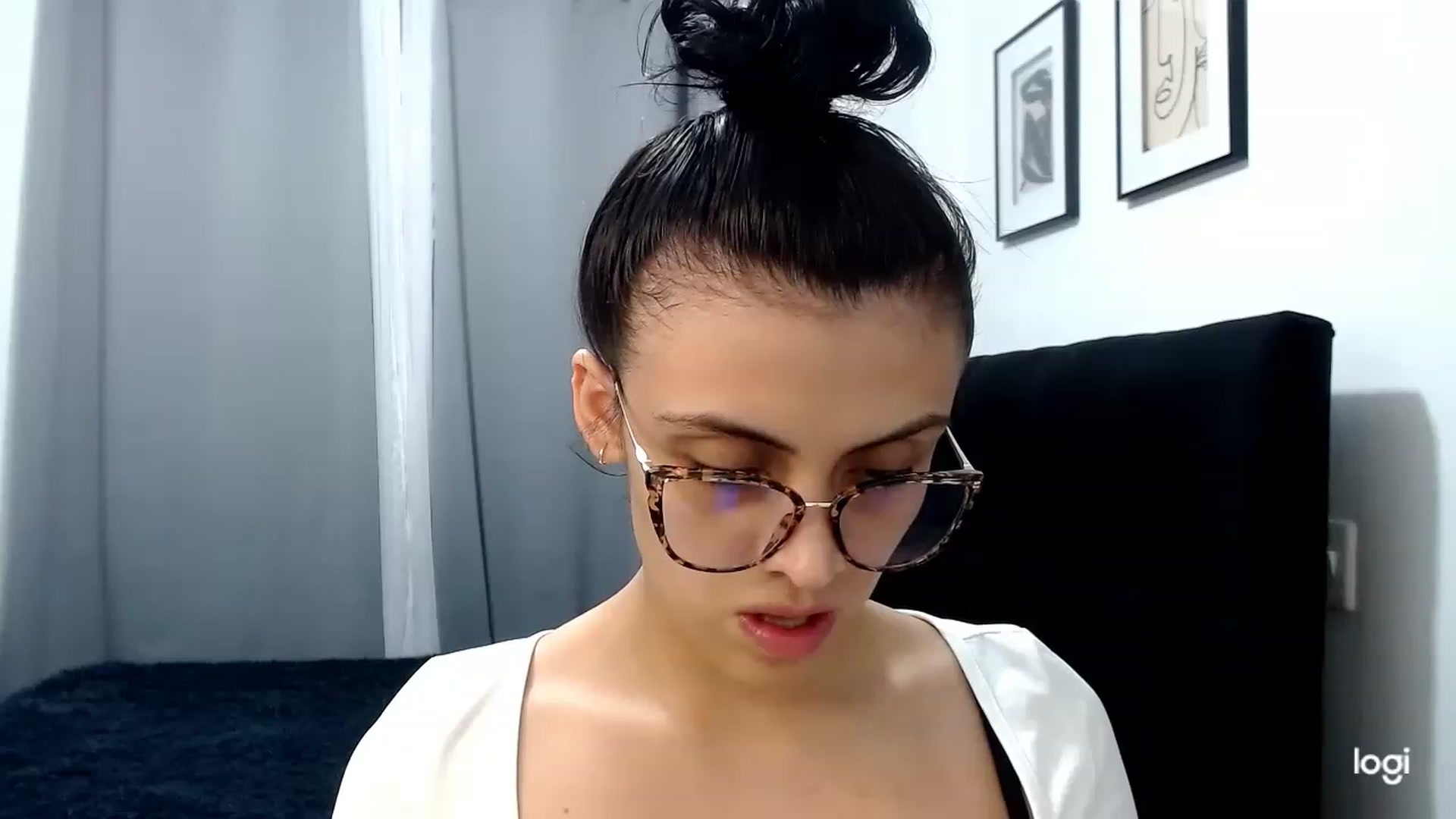 Gallery image thumbnail from Eva_hayek's myfreecams stream on, 03/06/2023, 16:29 image 11 of 20