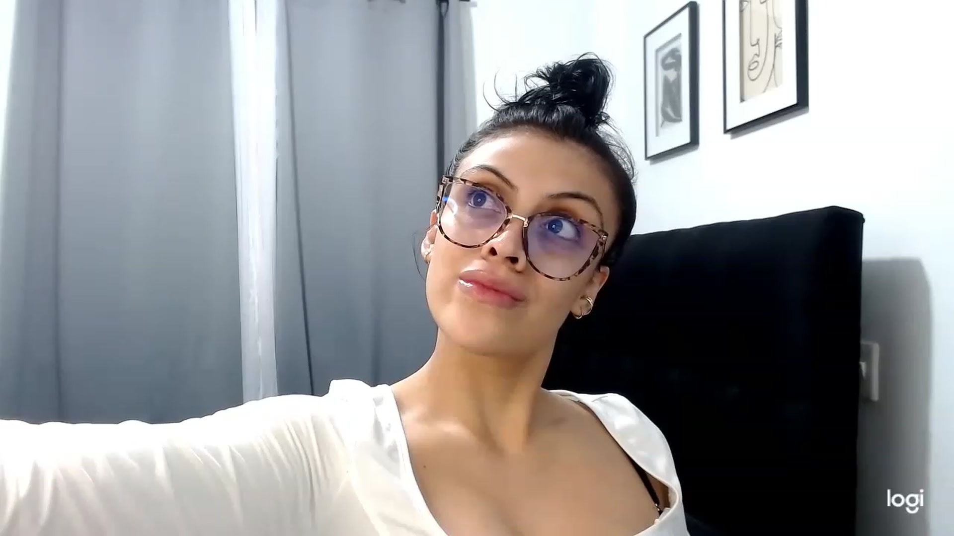 Gallery image thumbnail from Eva_hayek's myfreecams stream on, 03/06/2023, 16:29 image 3 of 20