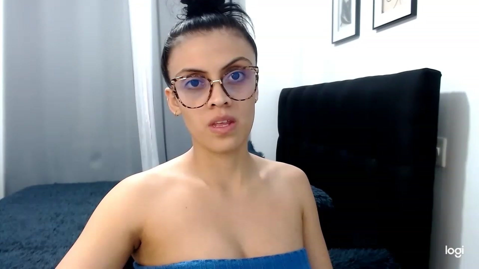 Gallery image thumbnail from Eva_hayek's myfreecams stream on, 03/13/2023, 14:59 image 16 of 20