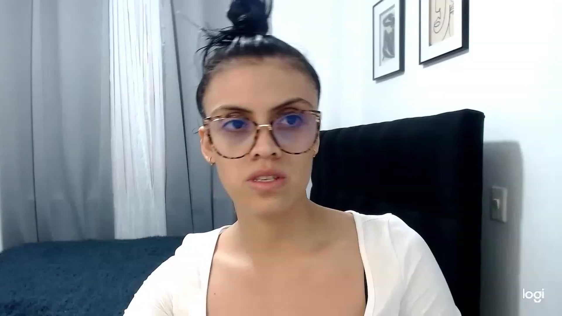 Gallery image thumbnail from Eva_hayek's myfreecams stream on, 03/15/2023, 14:01 image 8 of 20