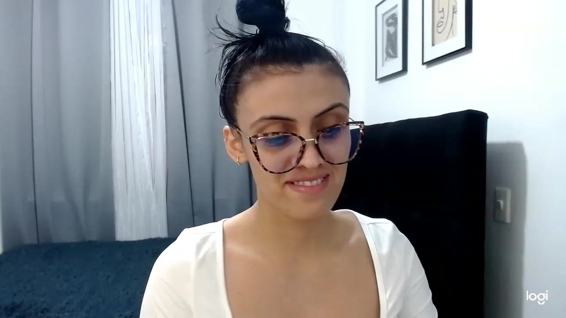 Gallery image thumbnail from Eva_hayek's myfreecams stream on, 03/15/2023, 14:01 image 17 of 20