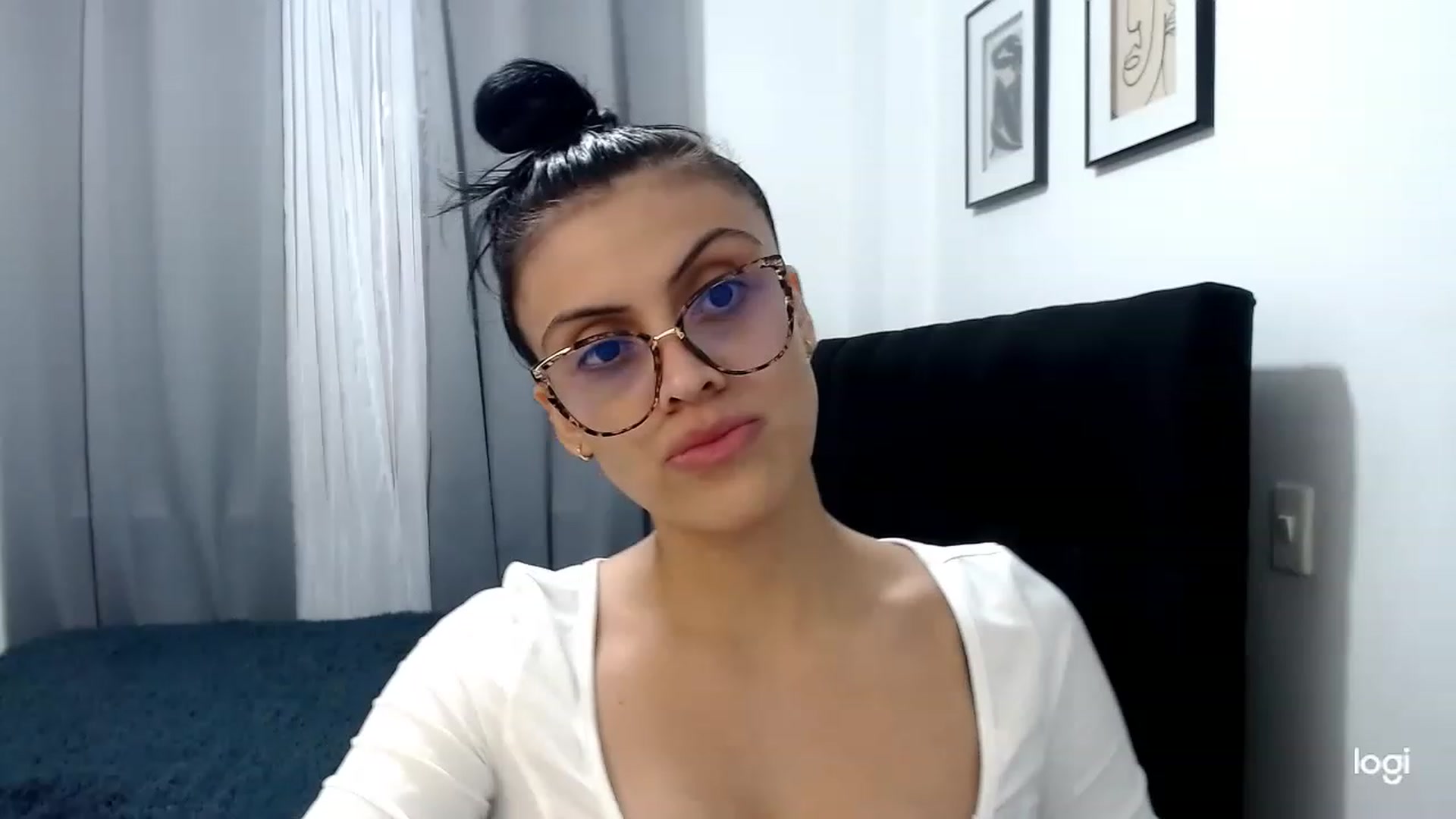 Gallery image thumbnail from Eva_hayek's myfreecams stream on, 03/15/2023, 14:01 image 13 of 20
