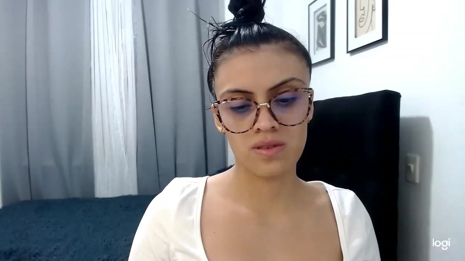 Gallery image thumbnail from Eva_hayek's myfreecams stream on, 03/15/2023, 14:01 image 10 of 20