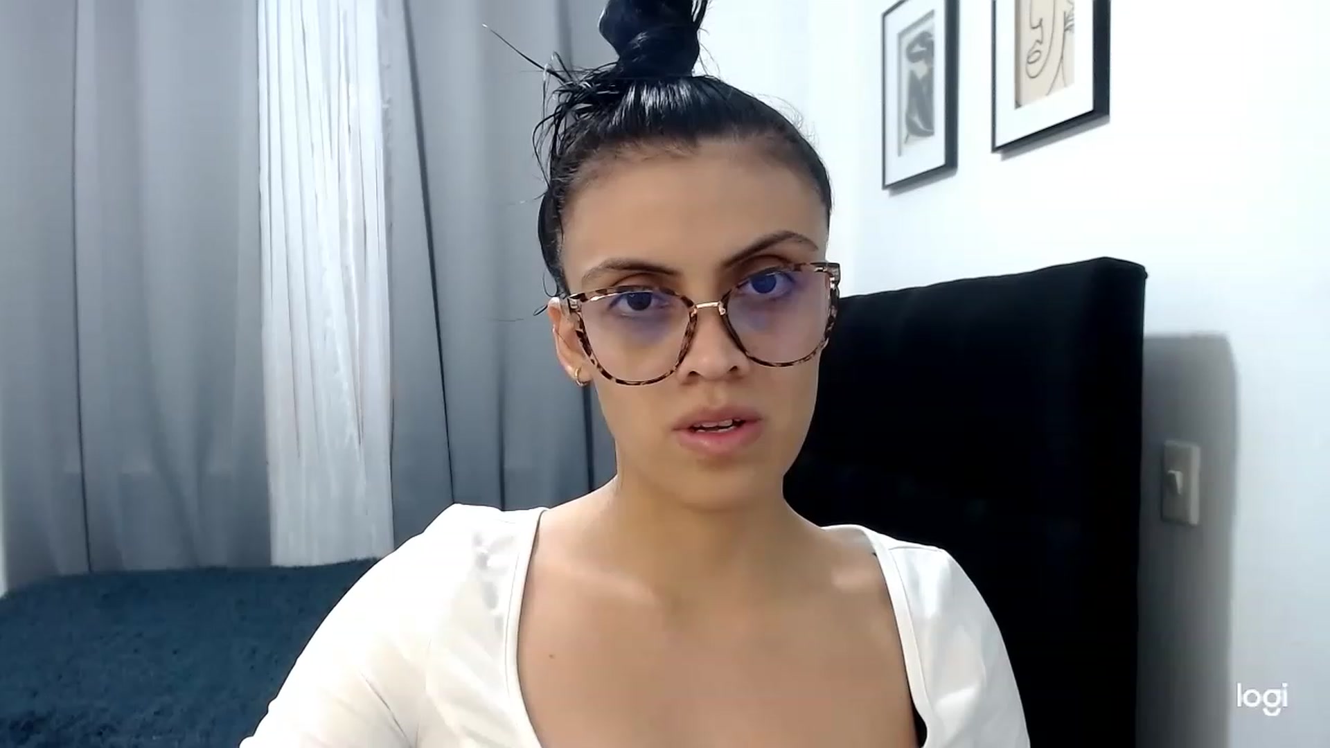 Gallery image thumbnail from Eva_hayek's myfreecams stream on, 03/15/2023, 14:01 image 9 of 20