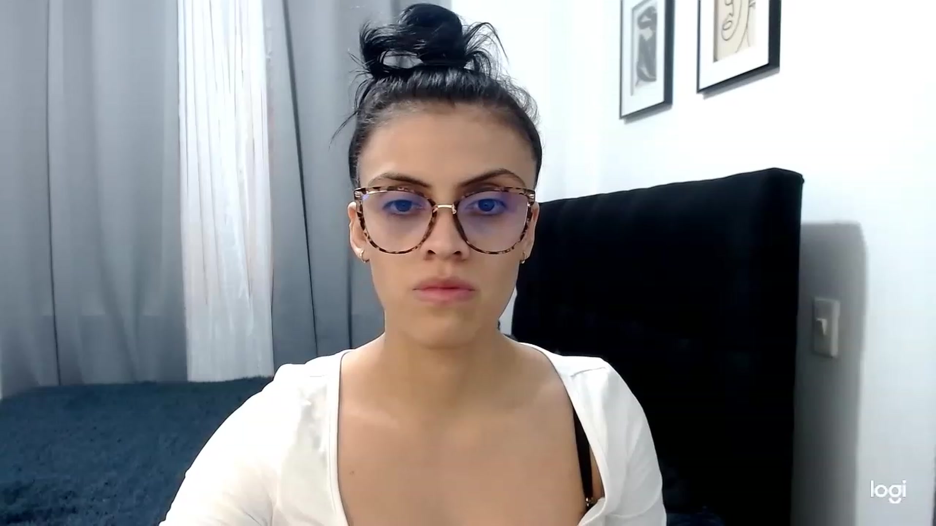 Gallery image thumbnail from Eva_hayek's myfreecams stream on, 03/15/2023, 15:34 image 17 of 20