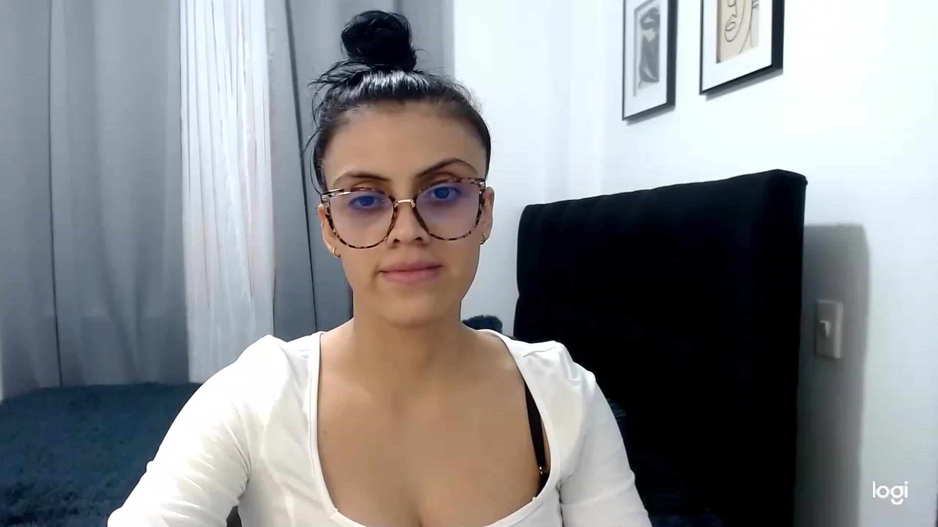 Gallery image thumbnail from Eva_hayek's myfreecams stream on, 03/15/2023, 15:34 image 3 of 20