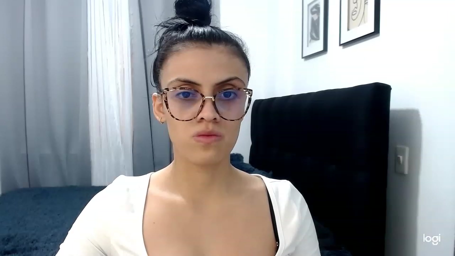 Gallery image thumbnail from Eva_hayek's myfreecams stream on, 03/15/2023, 15:34 image 2 of 20