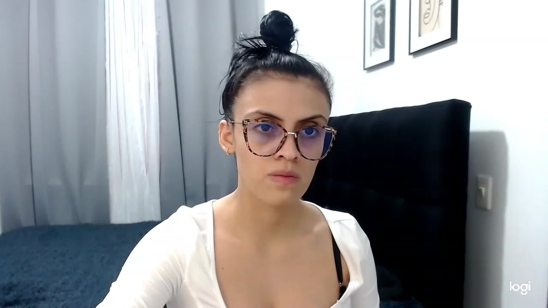 Gallery image thumbnail from Eva_hayek's myfreecams stream on, 03/15/2023, 15:34 image 9 of 20