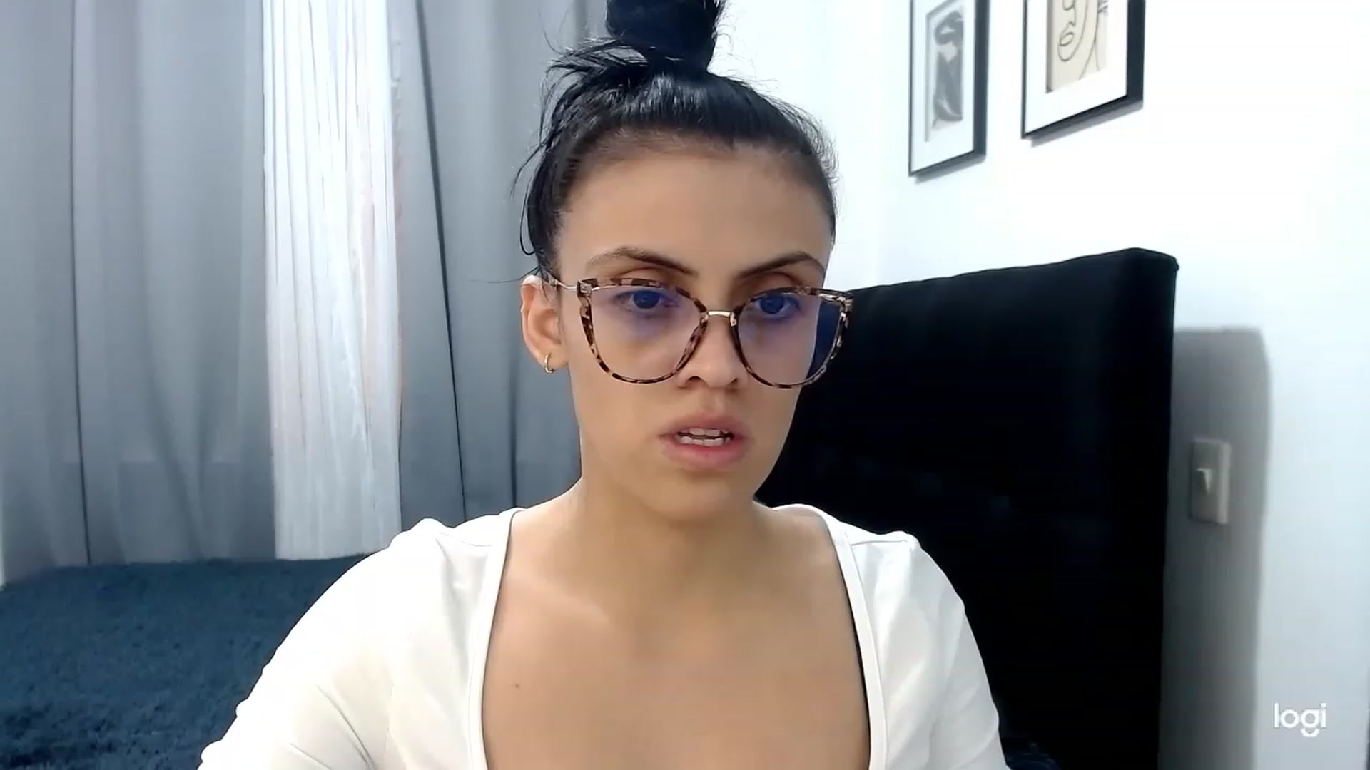 Gallery image thumbnail from Eva_hayek's myfreecams stream on, 03/15/2023, 15:34 image 1 of 20